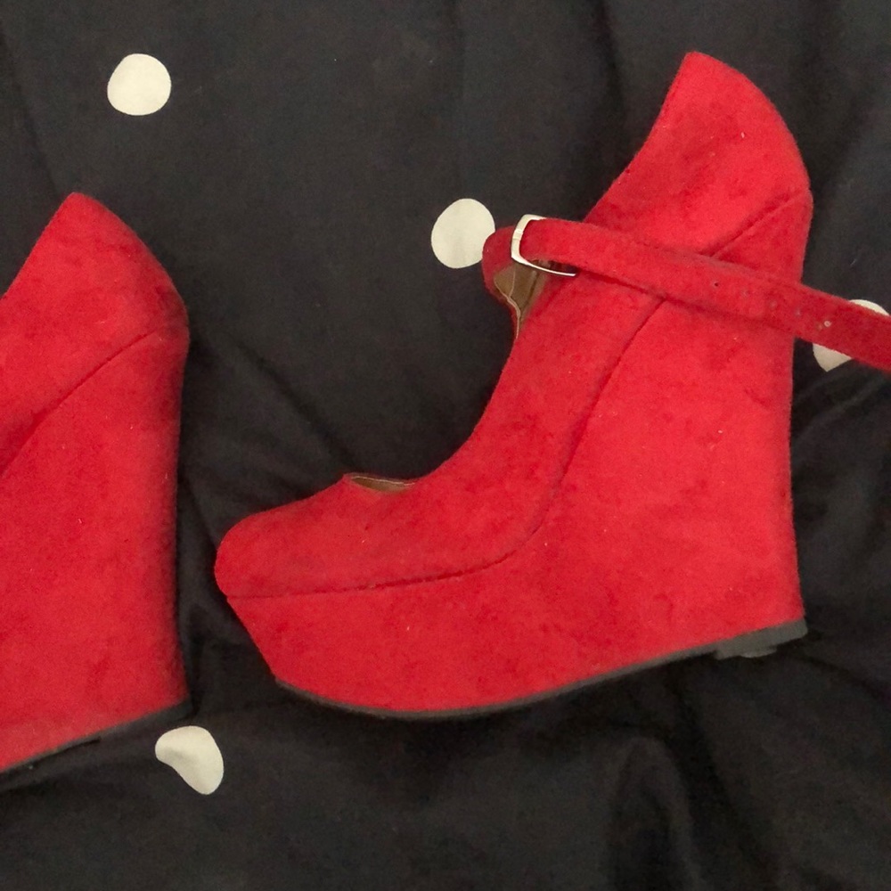 Red Wedges